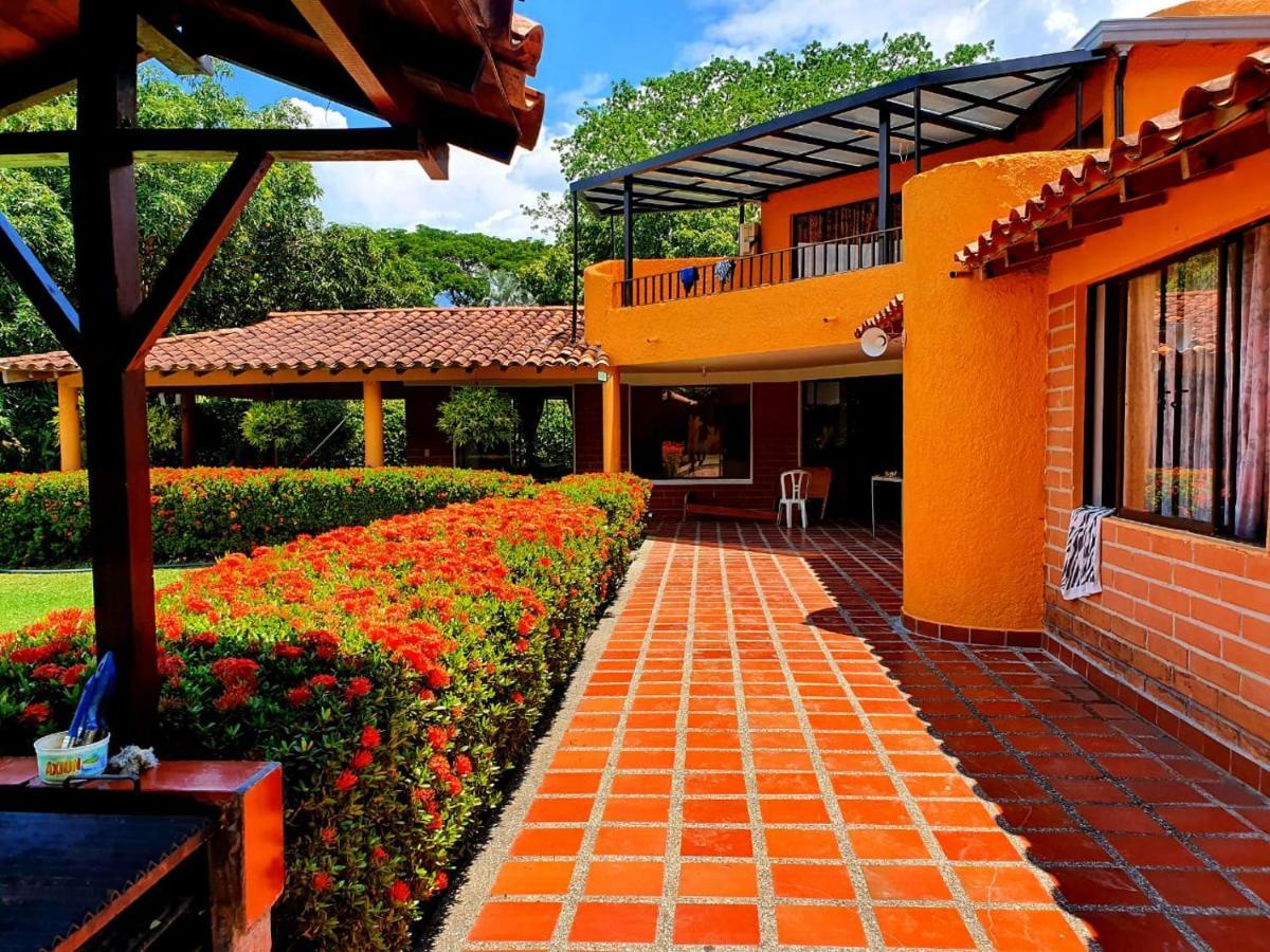 Finca Hacienda El Castillo סנטה פה דה אנטיוקיה מראה חיצוני תמונה